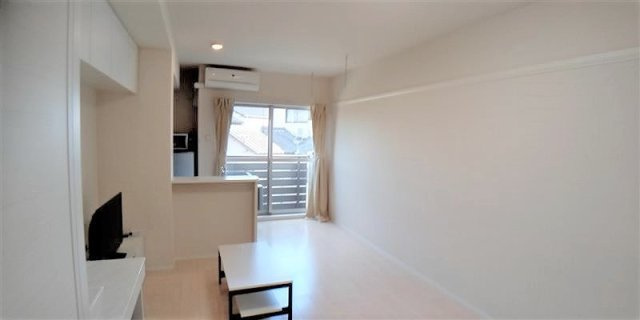 【居間・リビング】 | レオネクストウイロウⅦ | 設備・仕様は号室により異なる為、現況を優先致します。