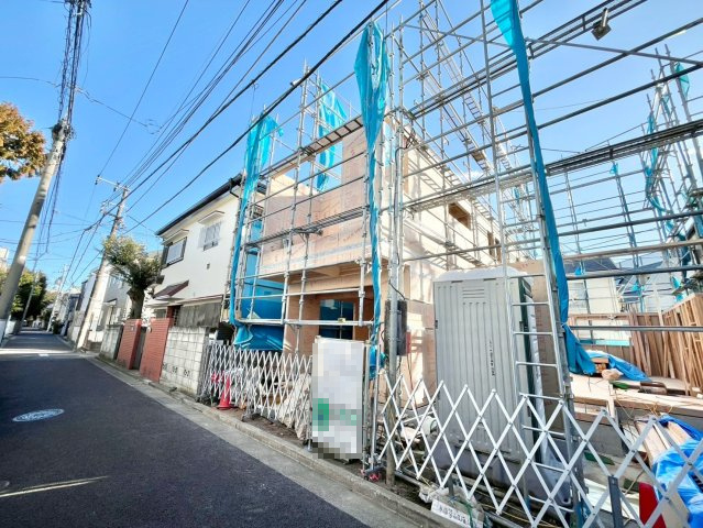 中野区上高田2丁目　新築戸建　全2棟の外観|2025.11.27撮影

現地ご見学希望・資料請求などお気軽にお問い合わせ下さい！
03-5990-5201