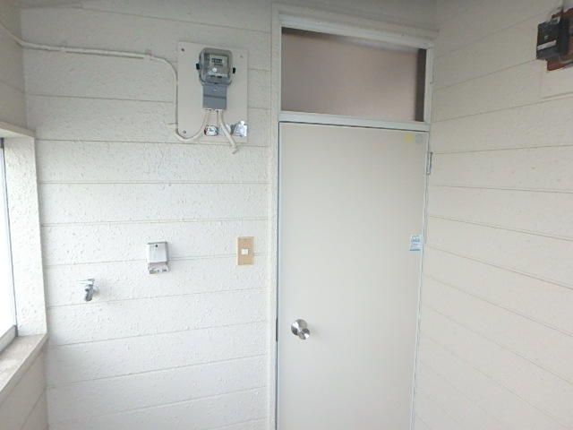 メゾンアイサン府中の玄関