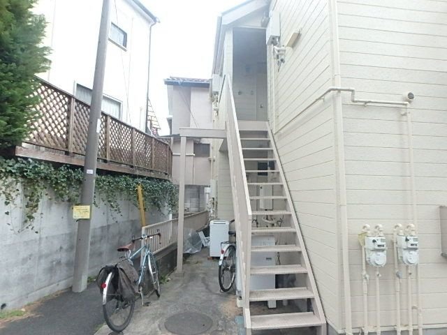 メゾンアイサン府中のエントランス