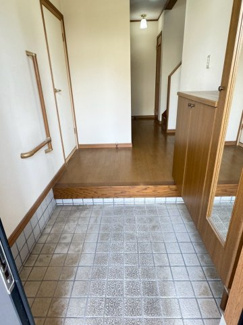 【玄関】 | 大阪府南河内郡河南町鈴美台一丁目・一戸建て