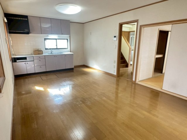 大阪府南河内郡河南町鈴美台一丁目・一戸建ての居間・リビング