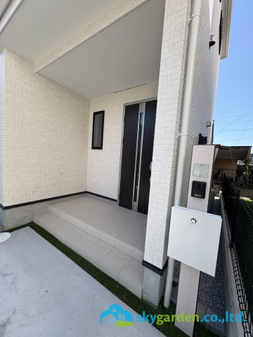 平塚市山下1丁目　新築戸建　全4棟　C号棟の玄関