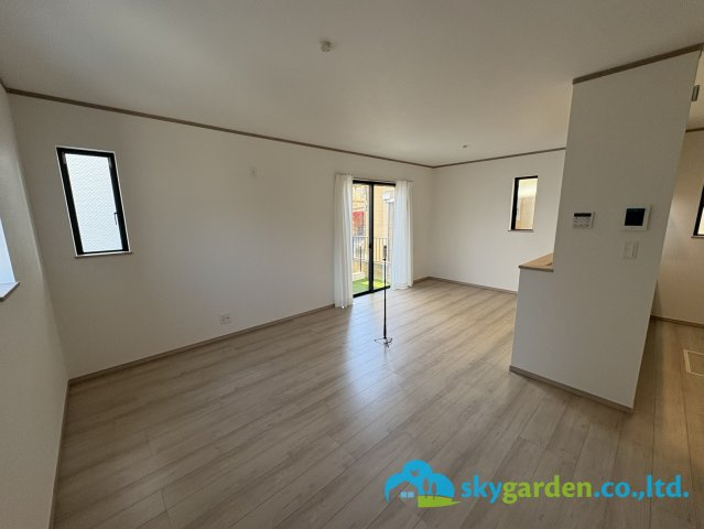 平塚市山下1丁目　新築戸建　全4棟　C号棟の居間・リビング