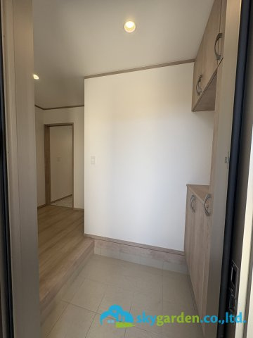 平塚市山下1丁目　新築戸建　全4棟　C号棟の玄関