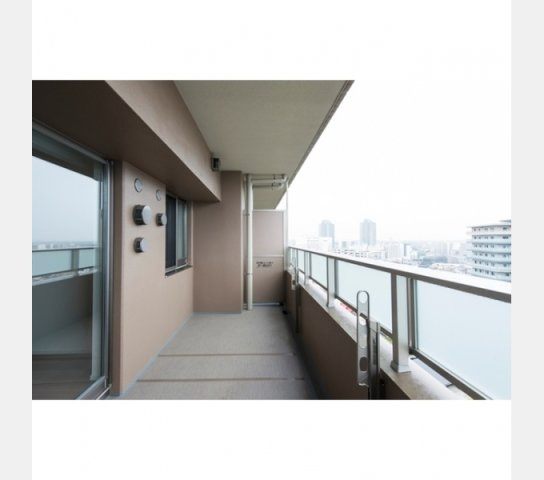 ザ・レジデンス津田沼奏の杜　センターレジデンスのバルコニー