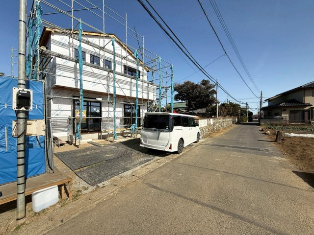 新築戸建　高座郡寒川町田端の前面道路含む現地写真