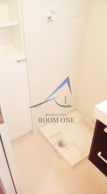 スカイコート両国参番館の設備|洗濯機置き場です。