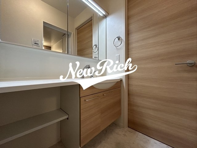 伊勢崎市赤堀今井町２丁目のアパートの独立洗面台