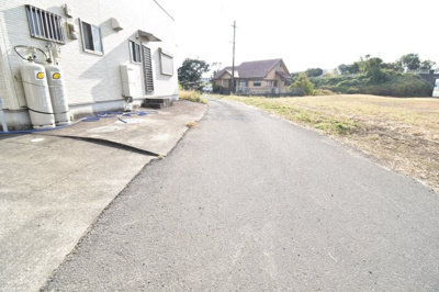 【前面道路含む現地写真】 | サンハート香月 | 西側