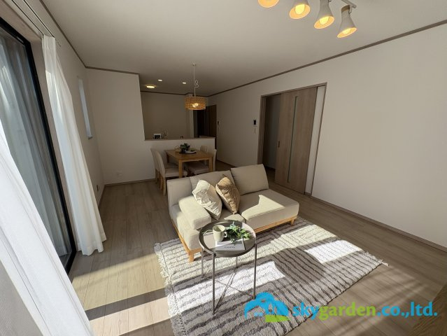 平塚市山下1丁目　新築戸建　全4棟　B号棟の居間・リビング