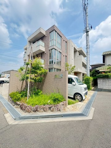 シャーメゾン南茨木の外観