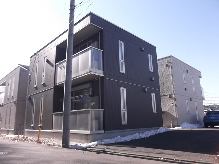 府中市四谷４丁目のアパートの外観