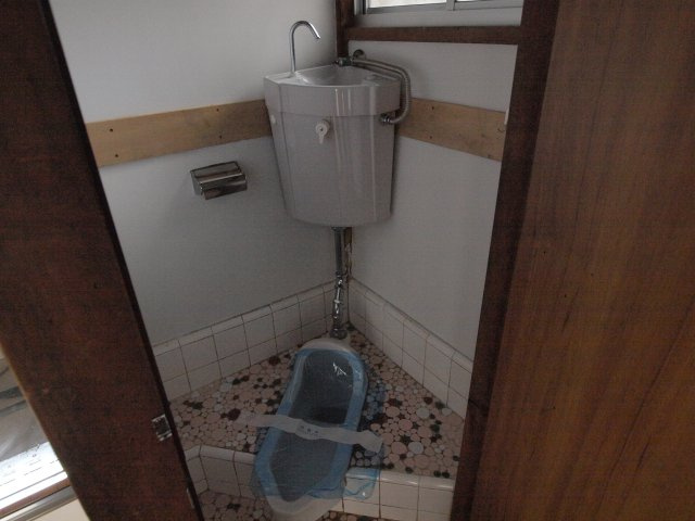 八重垣荘のトイレ