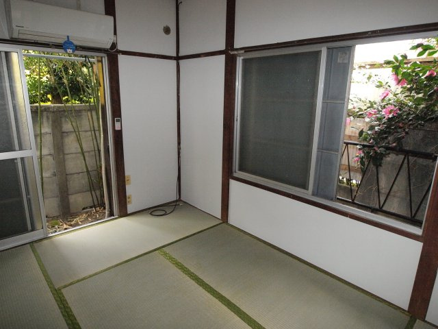 八重垣荘の居間・リビング