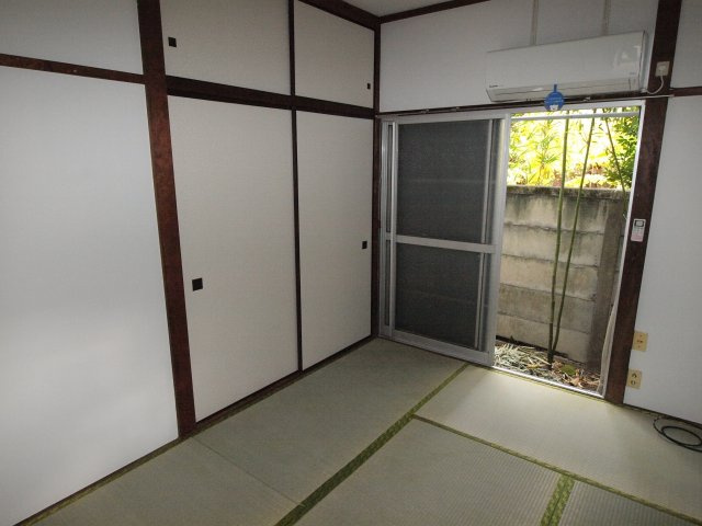 八重垣荘の和室