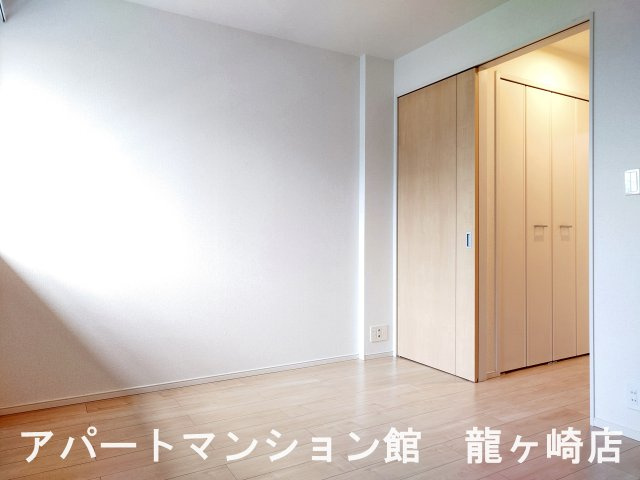 アポロンAの駐車場