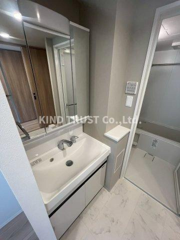 S-RESIDENCE天満橋arの洗面所|明るい洗面所です