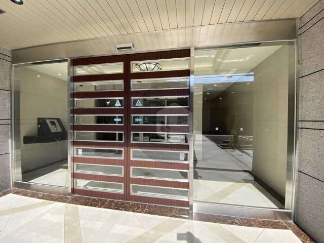 Luxe布施東のエントランス