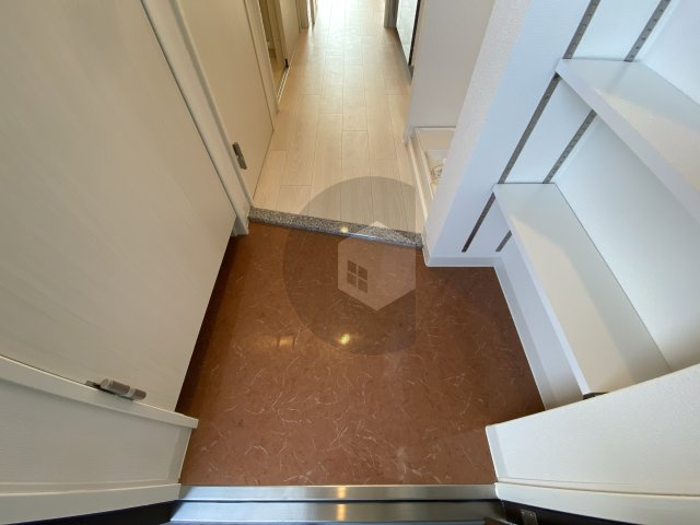 Luxe布施東の玄関