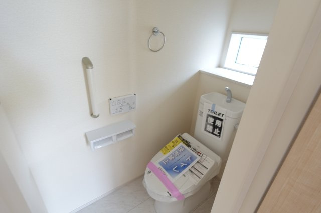 川越市今成2丁目　新築戸建のトイレ