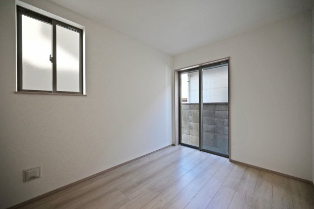 西宮市大社町新築一戸建て│2SLDK+駐車1台可の洋室|-納戸約4.5帖(1F)-