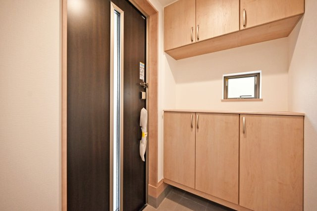 西宮市大社町新築一戸建て│2SLDK+駐車1台可の玄関