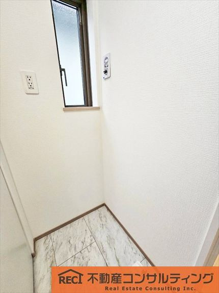 西宮市大社町　新築戸建　B号棟の独立洗面台