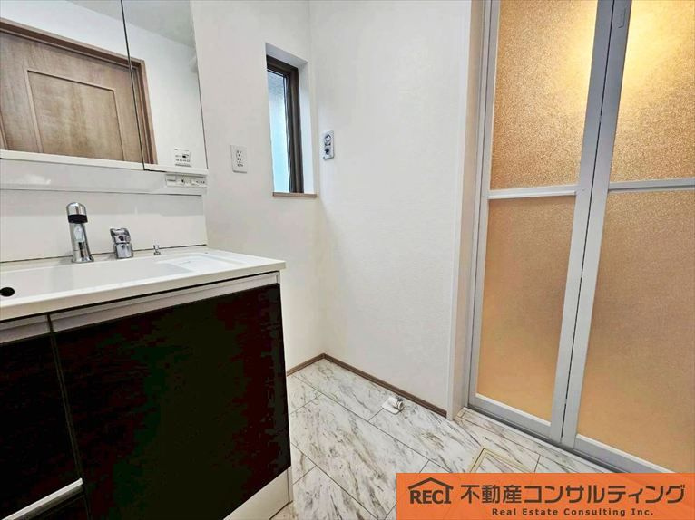 西宮市大社町　新築戸建　B号棟の独立洗面台