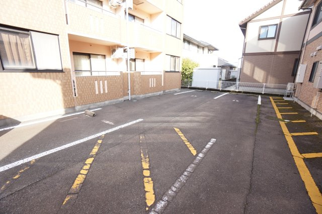 プラスパの駐車場