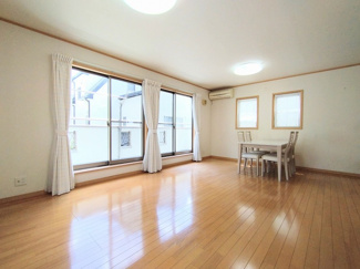 【居間・リビング】 | 川口市戸塚３丁目　中古戸建