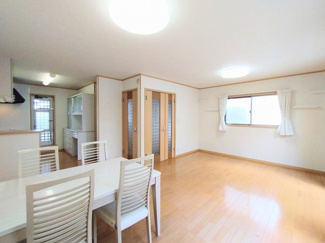 【居間・リビング】 | 川口市戸塚３丁目　中古戸建