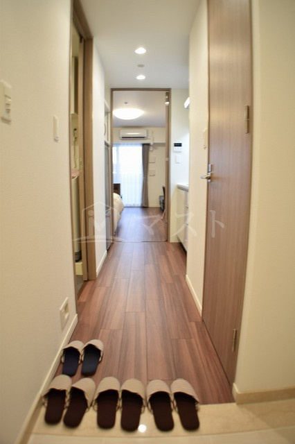 大阪市西区新町２丁目の賃貸マンションの玄関