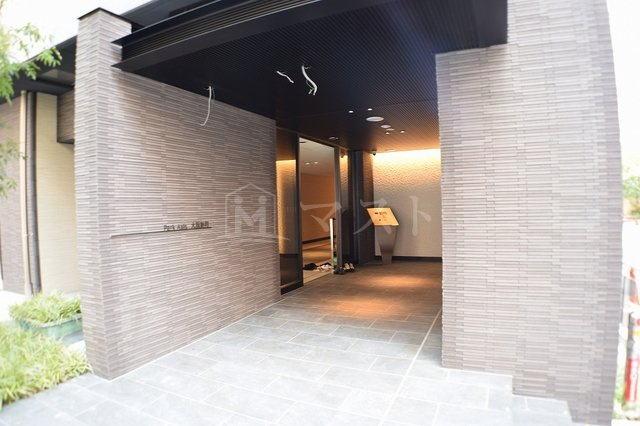 大阪市西区新町２丁目の賃貸マンションのエントランス