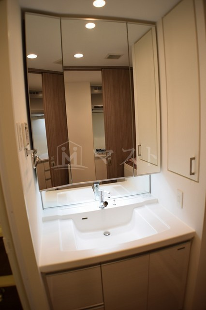 大阪市西区新町２丁目の賃貸マンションの洗面所