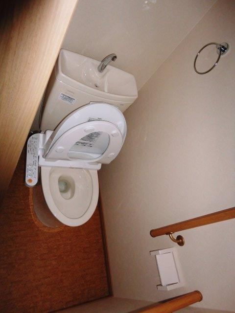 台東区谷中２丁目のアパートのトイレ