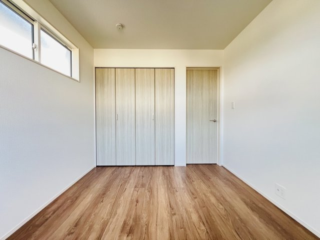 知多市つつじが丘3丁目11番17『仲介手数料無料』新築戸建ての洋室