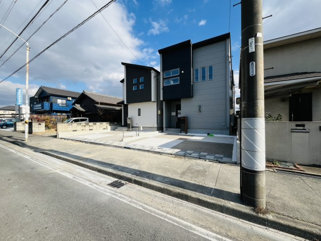 知多市つつじが丘3丁目11番17『仲介手数料無料』新築戸建ての前面道路含む現地写真