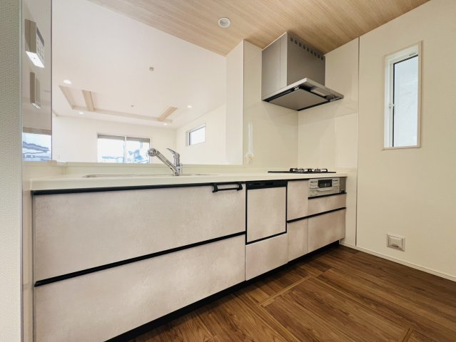 知多市つつじが丘3丁目11番17『仲介手数料無料』新築戸建てのキッチン