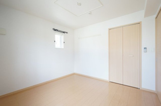 【寝室】 | サニーヒルズＡ | ※反転タイプの写真です。