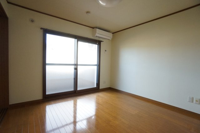 ブリリアントヒルの居間・リビング