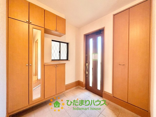 加須市久下５丁目　中古一戸建ての玄関|2025年11月28日　撮影