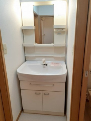 【洗面所】 | ポルトラーノⅢ | 広い洗面スペース