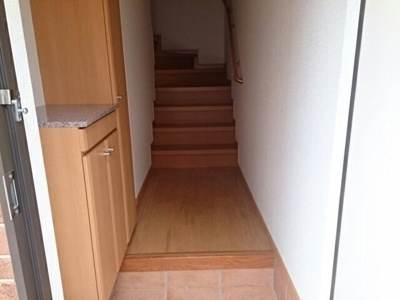 【玄関】 | アスタ－ラビスタⅡ | 収納もある玄関です