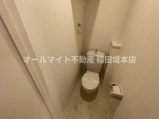 府中市白糸台６丁目のアパートのトイレ