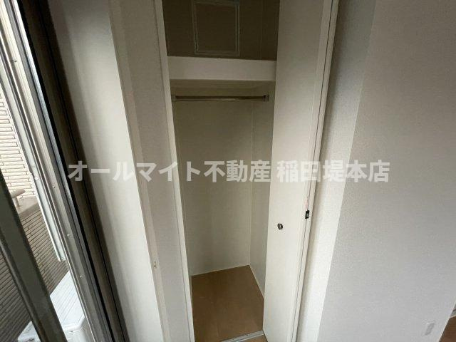 府中市白糸台６丁目のアパートの収納
