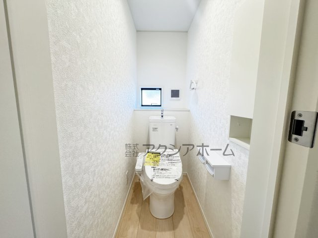 飯能市双柳・全14棟　新築一戸建　4号棟　～駐車2台可～のトイレ
