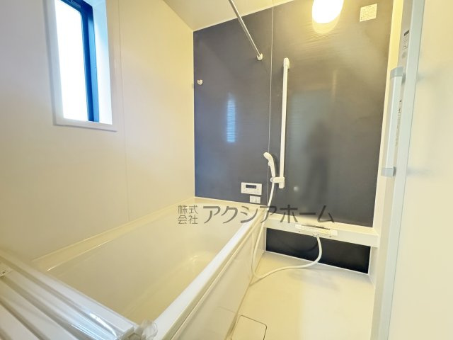 飯能市双柳・全14棟　新築一戸建　4号棟　～駐車2台可～の浴室|1坪サイズ・浴室乾燥機付ユニットバスで一日の疲れを癒しましょう♪