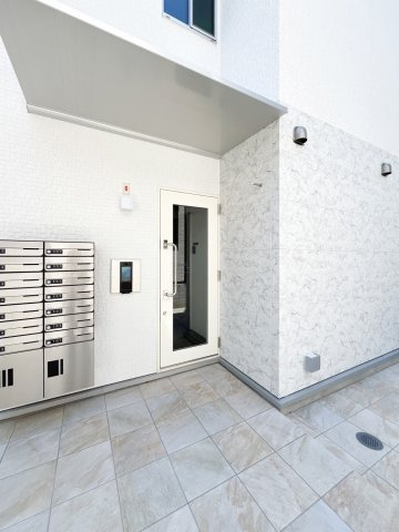 Claudia Takenotsuka／クラウディアタケノツカのエントランス|クラウディアタケノツカ