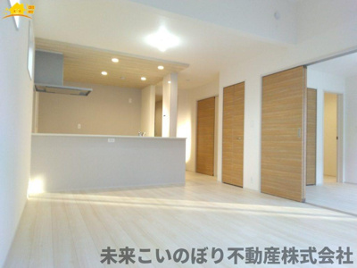 【居間・リビング】 | Blooming Garden蓮田市西新宿3丁目 | 解放感のある広々LDKで大切な家族との時間が過ごせます。